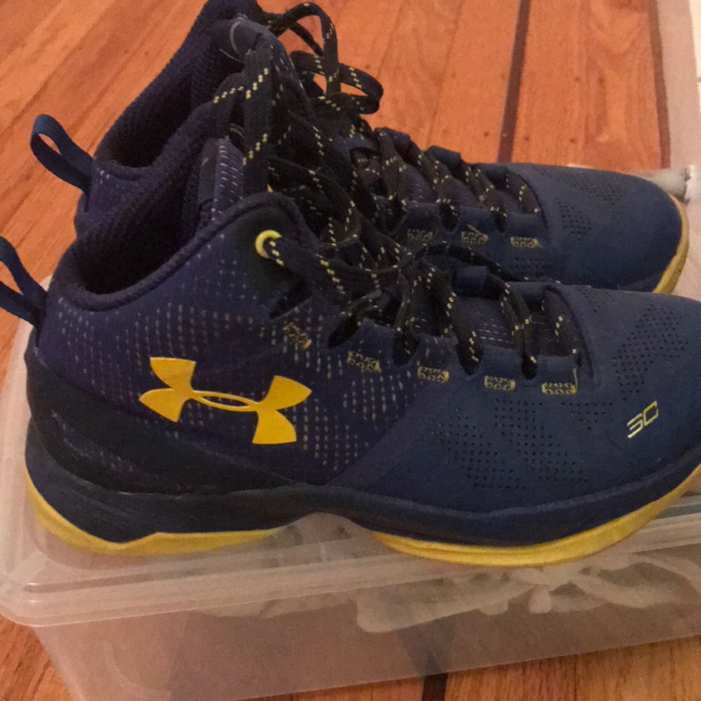 Stephen curry Size 4 shoes